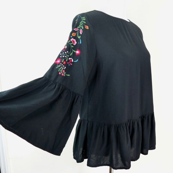 Beach Lunch Lounge Size M Embroidered 3/4 Bell Sleeve Blouse Black - Picture 7 of 9